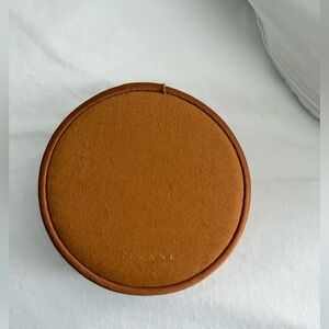 Sézane Round Tan Jewelry Case